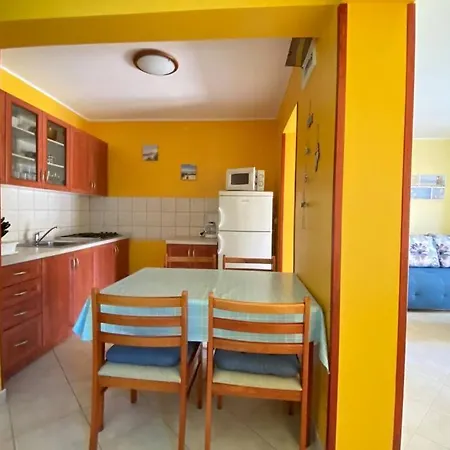 Apartament Damir 50 Meters From The Pula