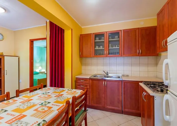 Damir 50 Meters From The Pula