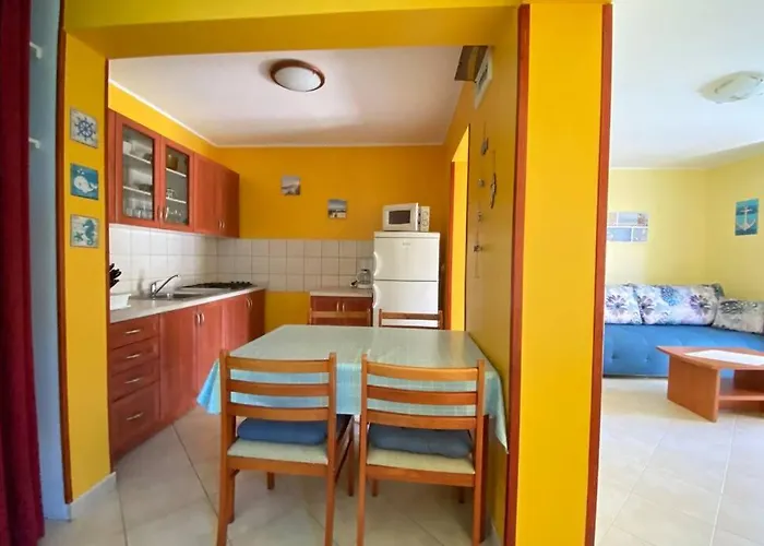 Lejlighed Damir 50 Meters From The Pula